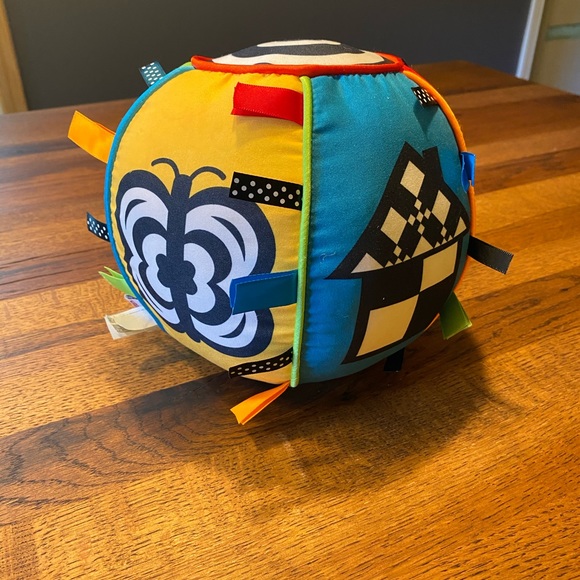 Manhattan Toys chime ball. Excellent, clean. - Picture 2 of 8